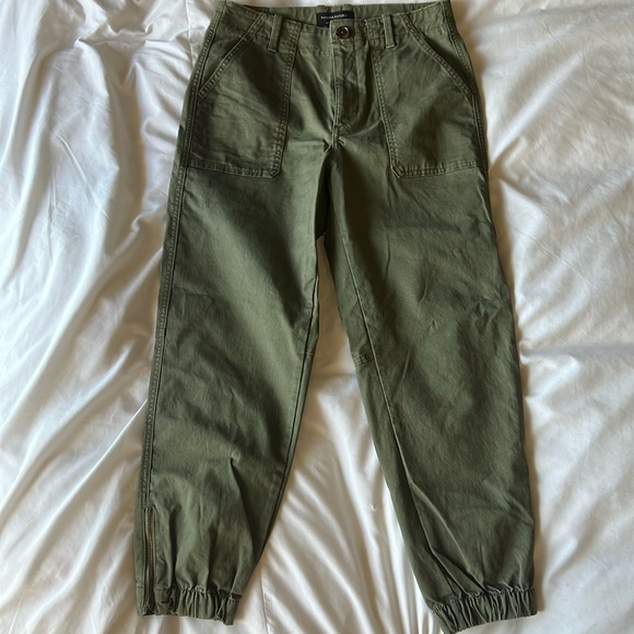 Banana Petite Cargo Joggers - Picture 1 of 4